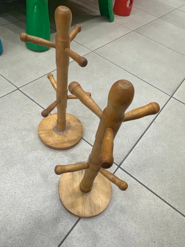 Wooden mugs tree holder- Supplies ***