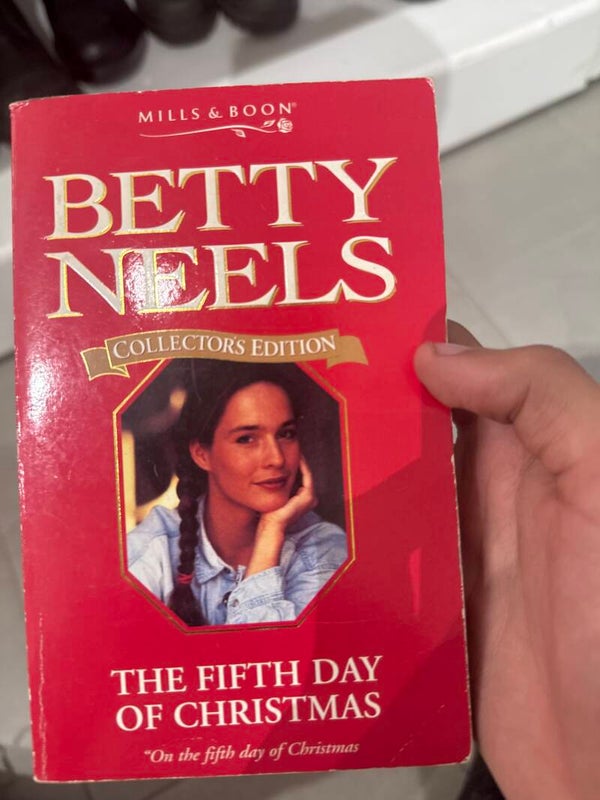 Betty Neels - The Fifth Day of Christmas - books*