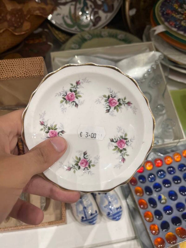 small, scalloped white porcelain trinket dish - Decor*