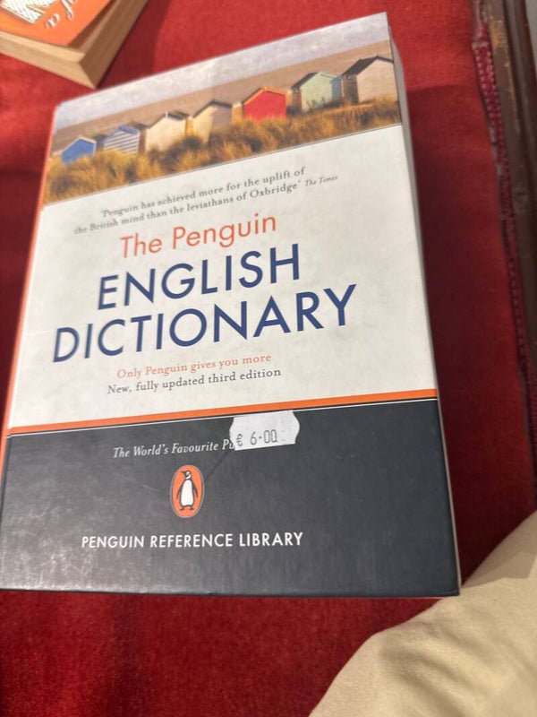 The penguin English Dictionary - books*