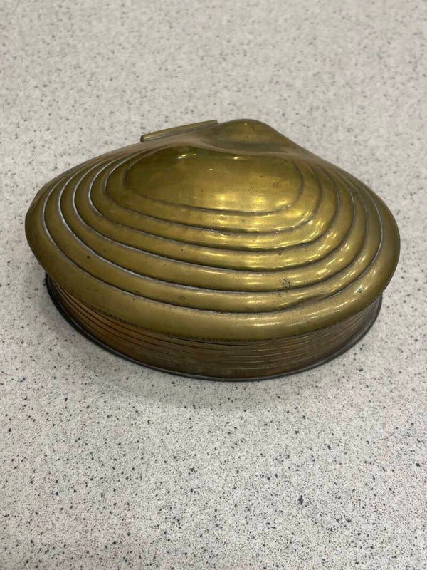 vintage clamshell trinket box-brass***