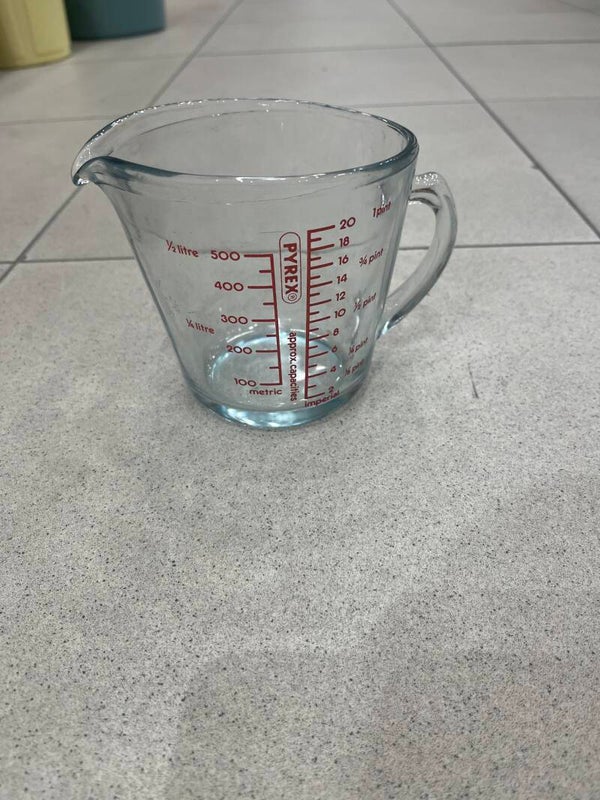Pyrex glass measuring jug - supplies***