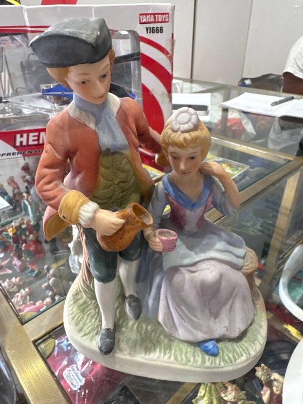 Figurines-Decor***