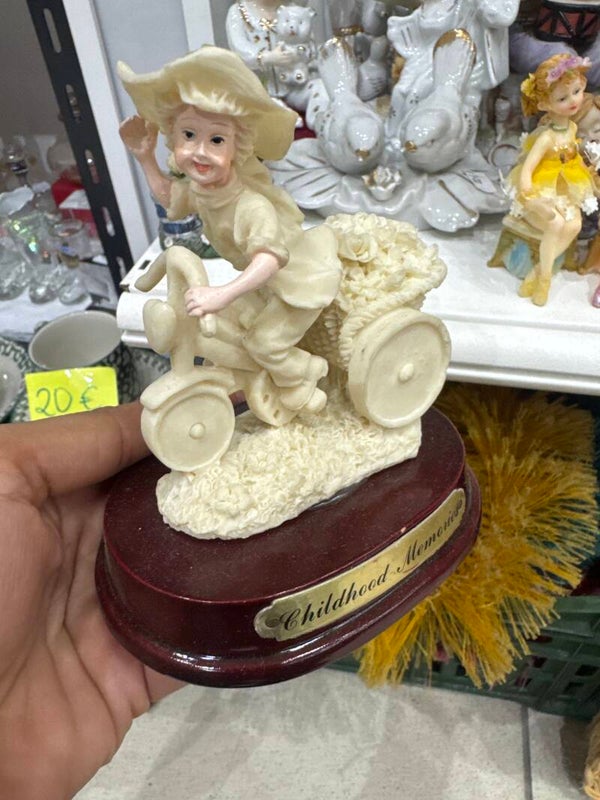 Figurines-Decor***
