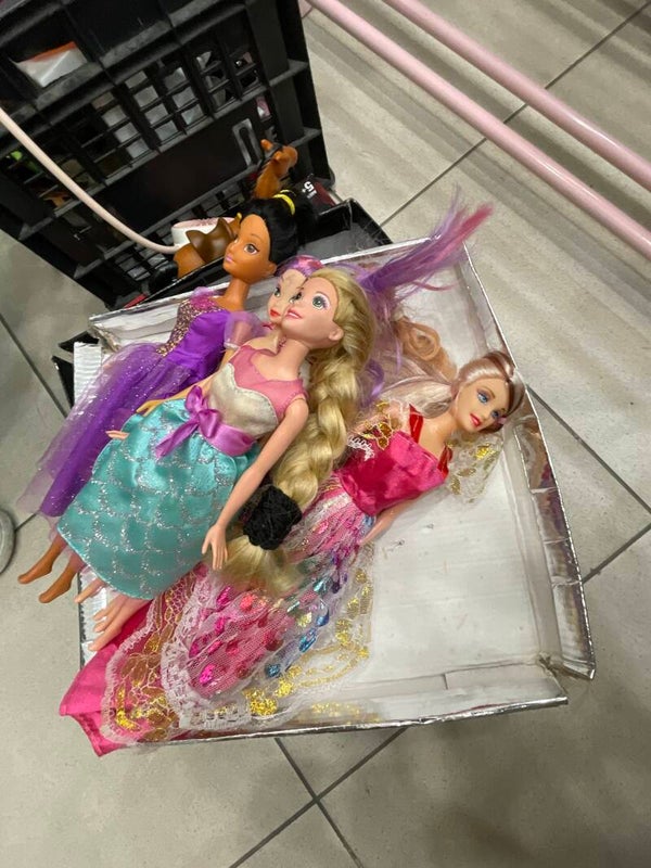 Barbie dolls (€3 each) - toys*