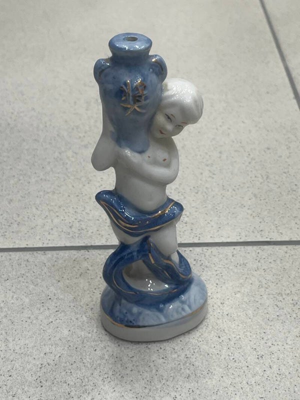 Porcelain Cherub figurine - Figurines*