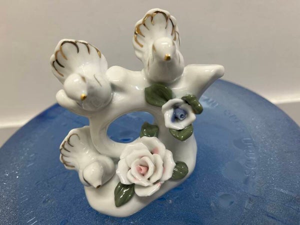 Porcelain figurine- Figurines ***