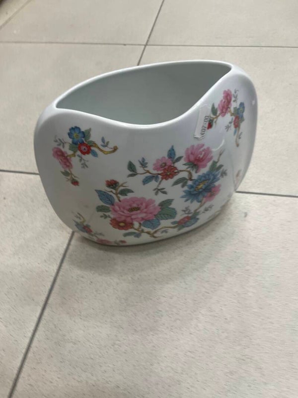 Japanese Porcelain Vase - Decor
