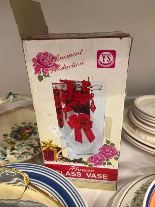 Flower Glass Vase - Decor ***