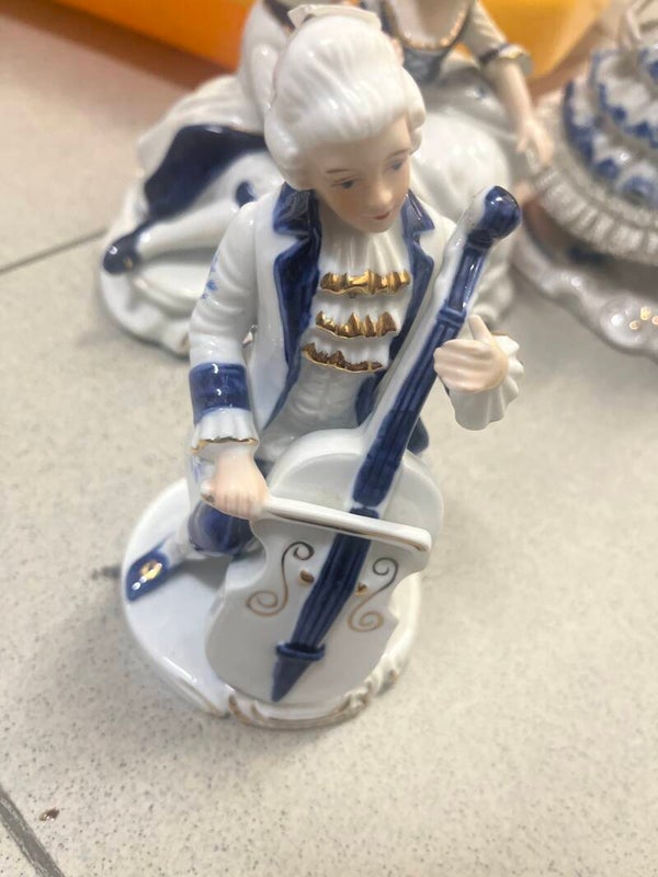 Porcelain Violinist figurine - Figurines*