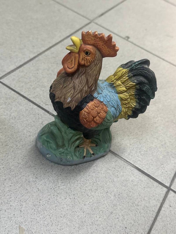 Chicken Figurine - Figurines*