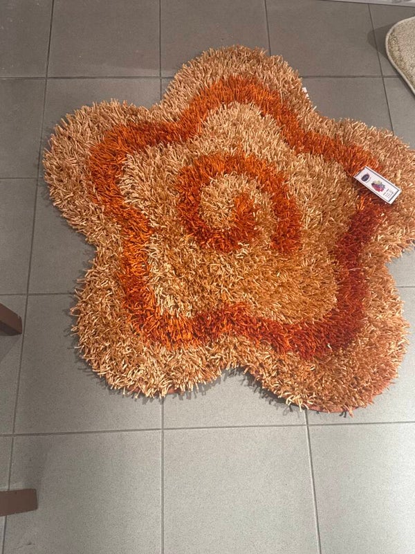 Flower shaped carpet - Carpets*