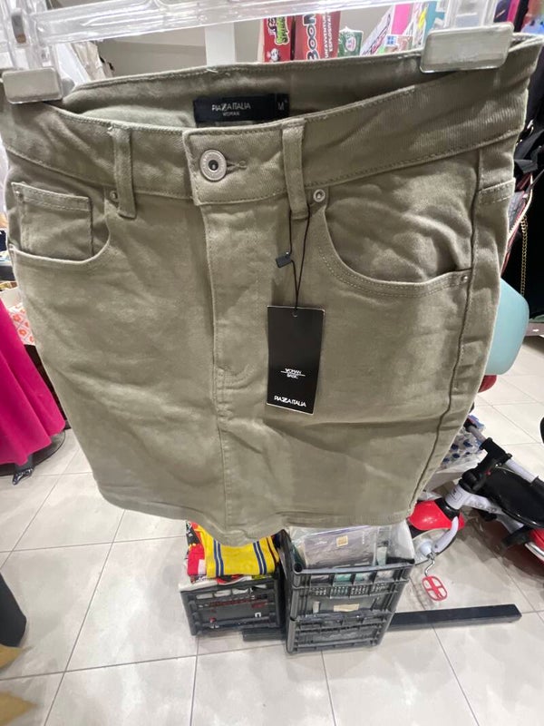 Brand New Skirt -size-M***