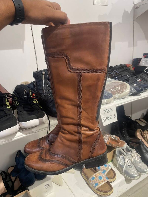 Bata Women Shoe - Size 39 ****