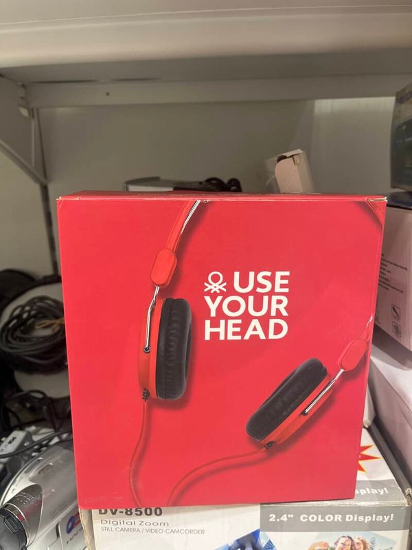 Benetton wired headphones - supplies***