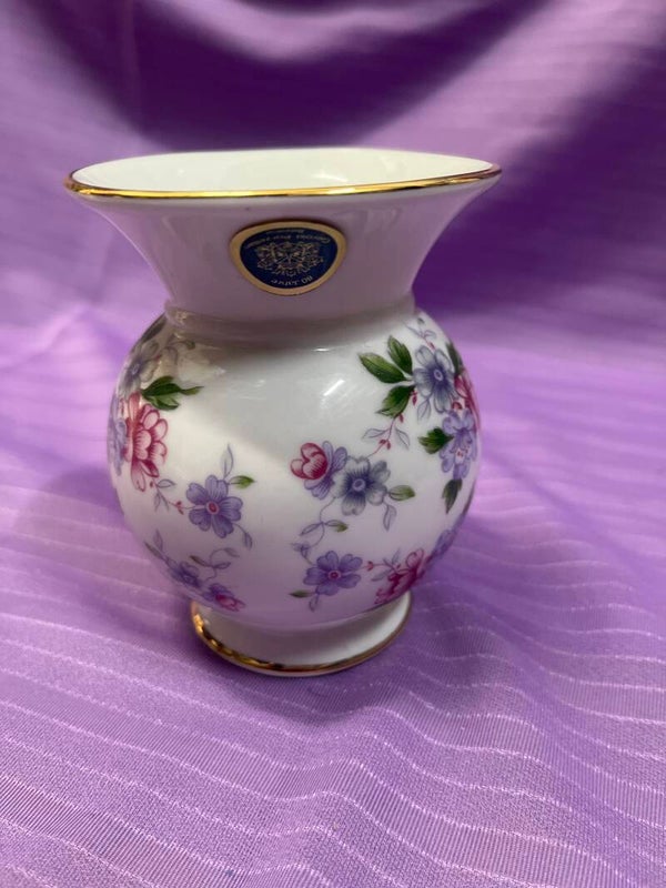 German Porcelain Golden Linings Vase - Decor