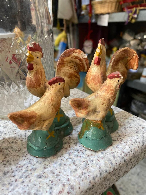 Hen Statues - Decor