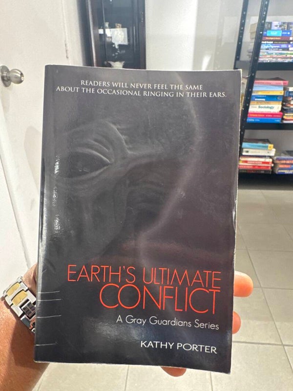 Earth’s Ultimate Conflict - Books***