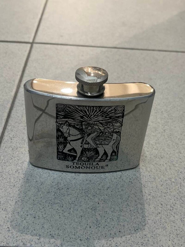 Stainless steel pocket flask- Supplies ***