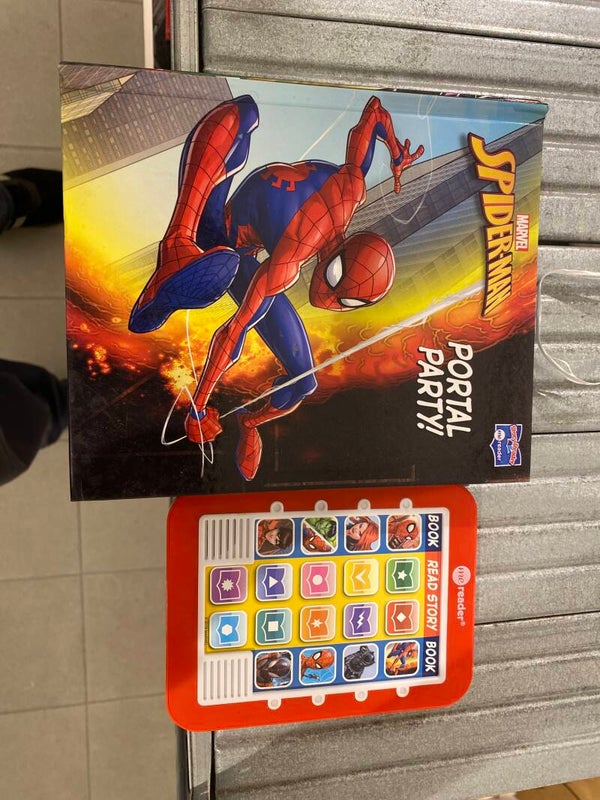Spiderman set with reader -books***