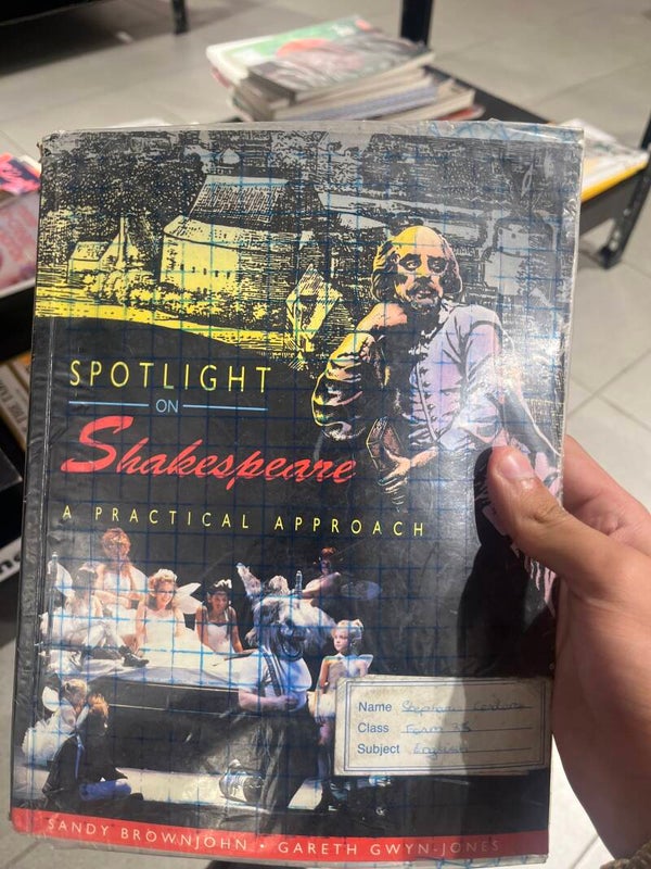Spotlight on Shakespeare - books*