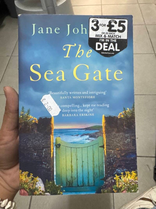 The Sea Gate - Books***