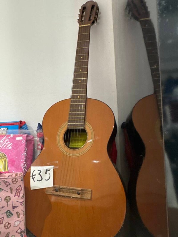 Vintage Wooden acoustic Guitar - Music*