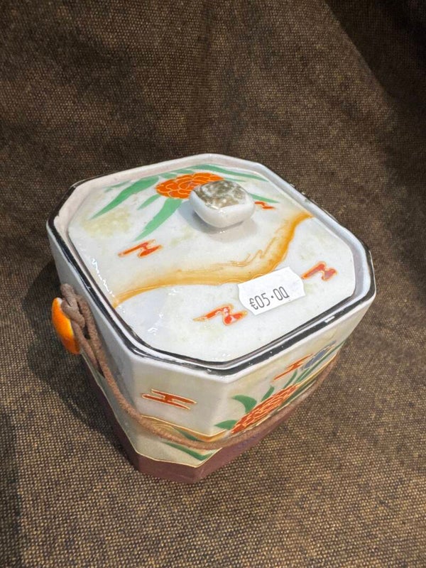 Porcelain Lidded Jar - Supplies