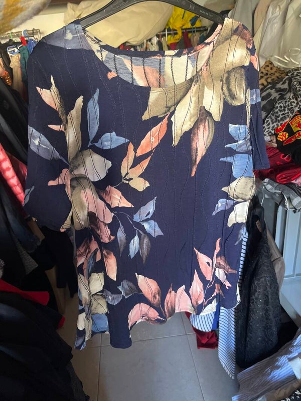 Women Top -Size 18***