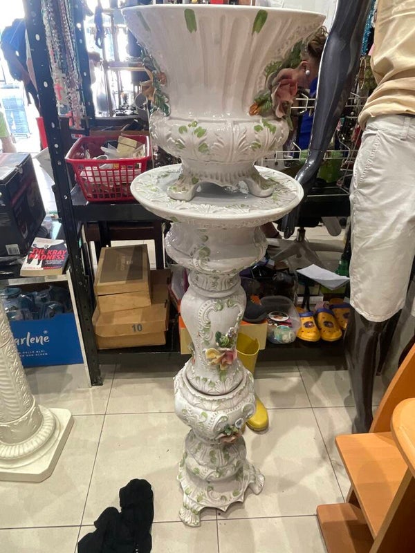 ornate Italian Capodimonte-style porcelain pedestal stand - Decor*