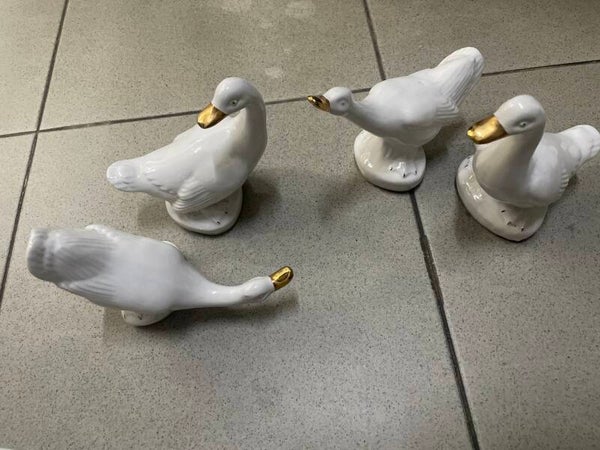 Porcelain duck figurine- Figurines ***