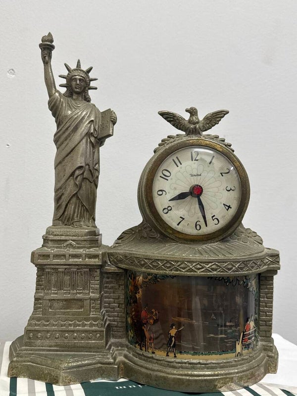 Vintage Statue of Liberty- Decor ***