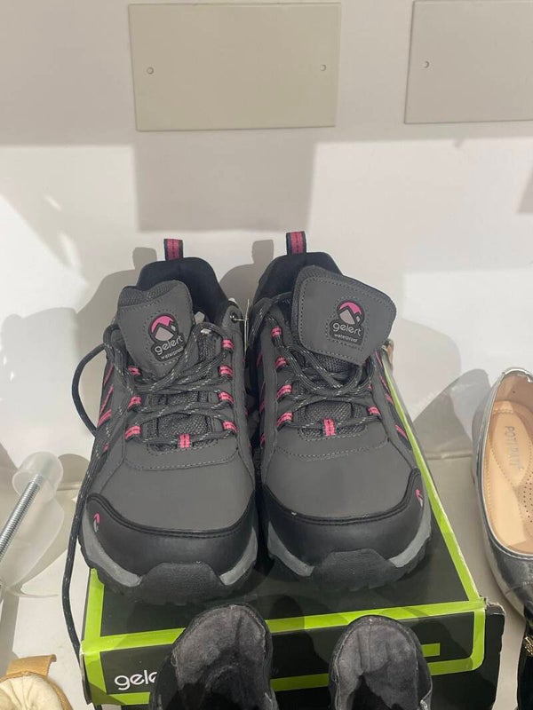 Gelert men shoes - Size: 40*