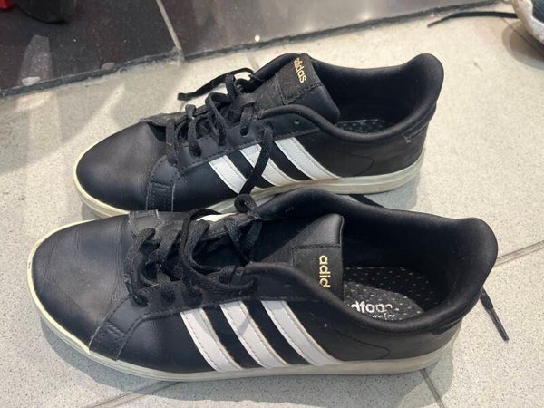 Women Adidas Shoes - Like New - Size 38