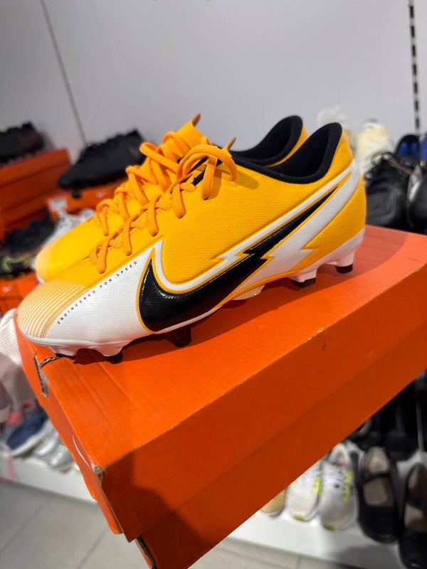 Men Nike Football Boots - Size 35.5