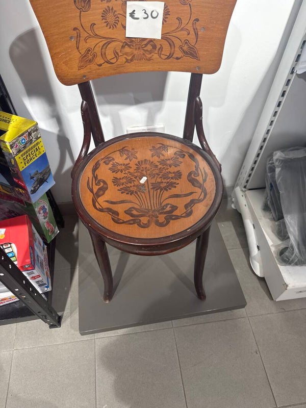 antique Thonet-style bentwood chair - home supplies*