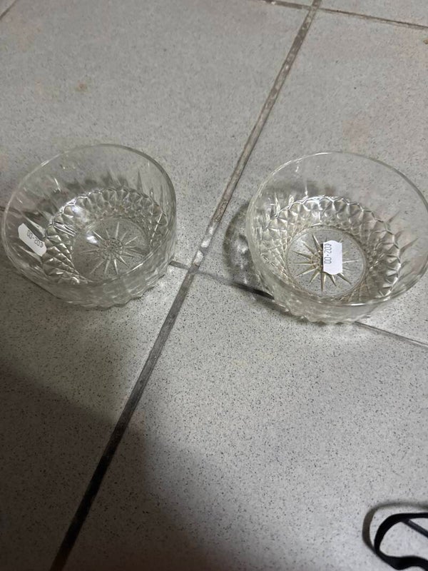 Miniature glass bowls (€2 each) - Supplies*