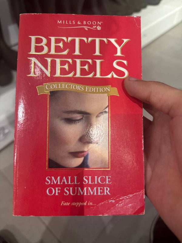 Betty Neels - Small slice Of summer - Books*
