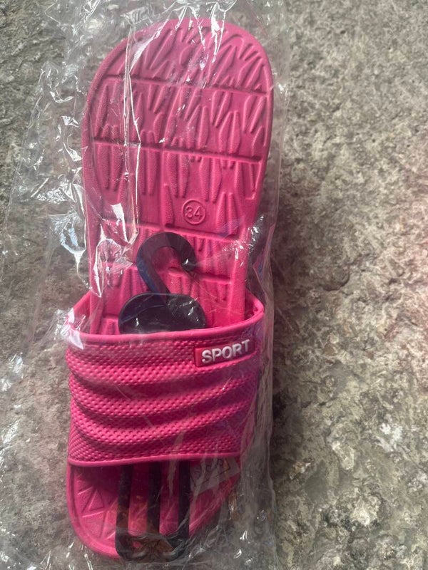 Boy/girl brand new sliders size 34