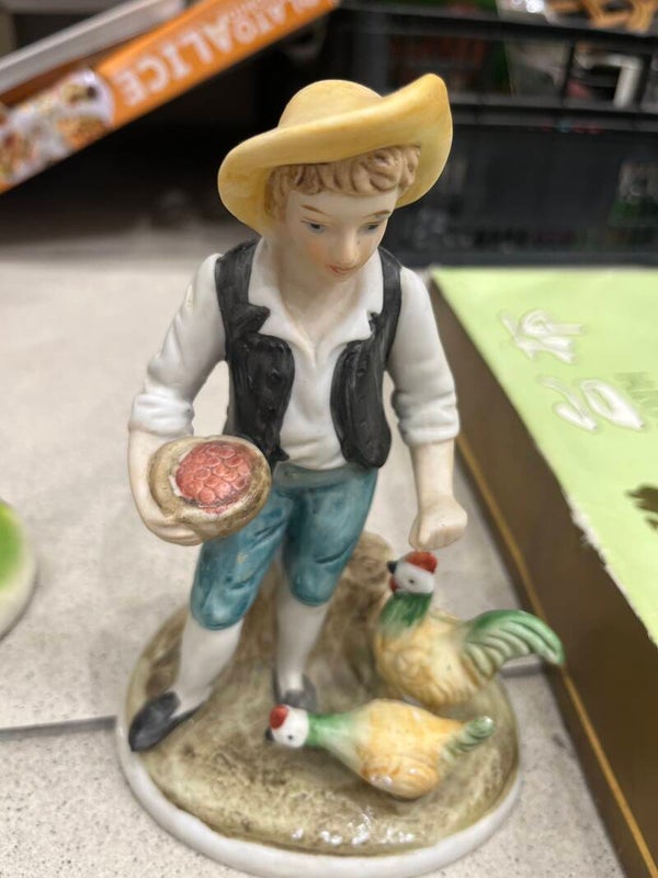 Figurines-Decor***