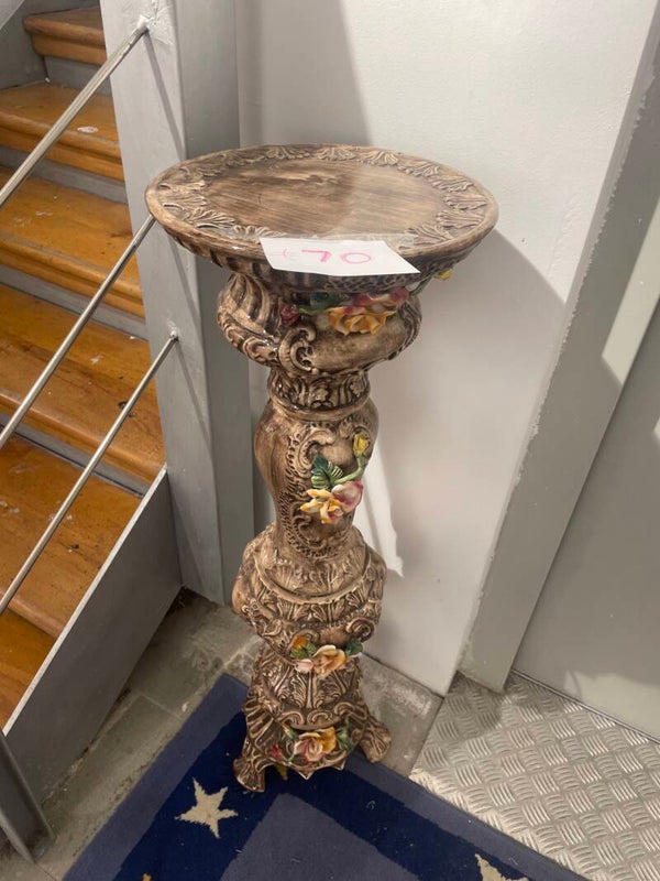 Capodimonte Glazed Porcelain Pedestal - Decor