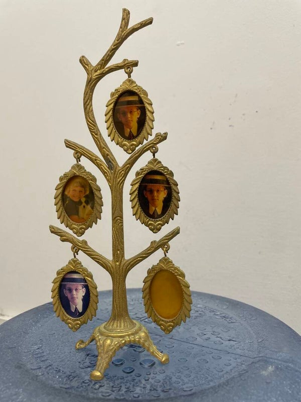 Vintage Brass Family Tree Picture Frame- Decor***
