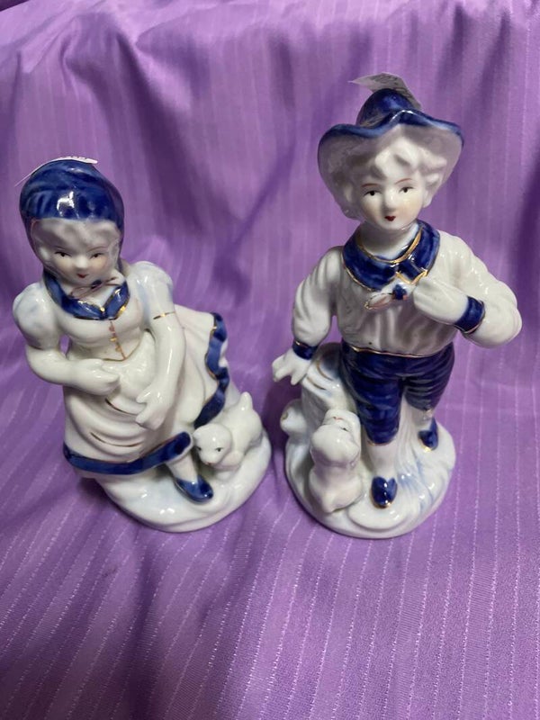 Blue & White Porcelain Couple - Figurines