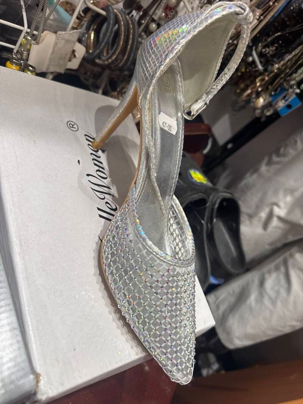 Women Shoes -Size 40***