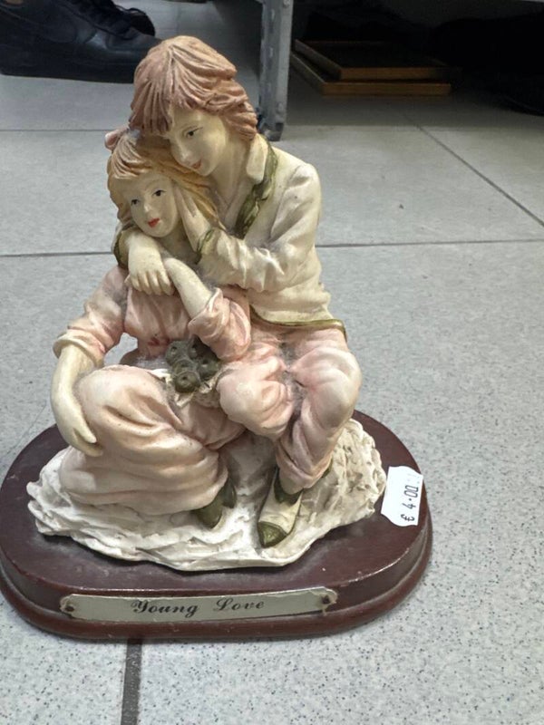 Young Love - Figurines
