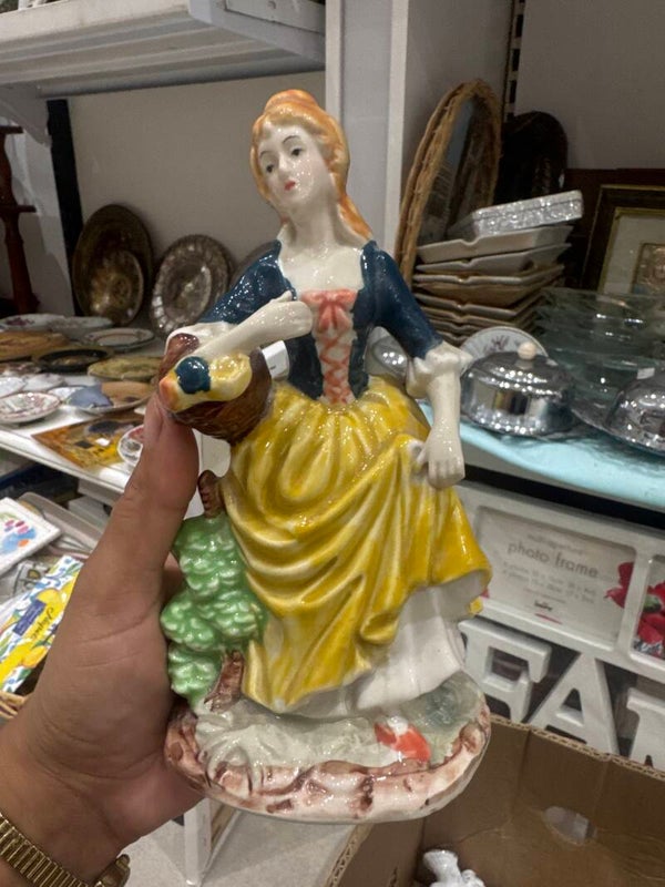 Hand Painted porcelain figurine -Figurines **