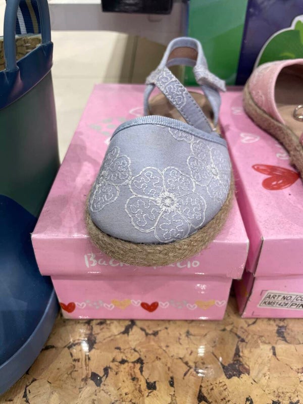 Girls Shoes - Size 29
