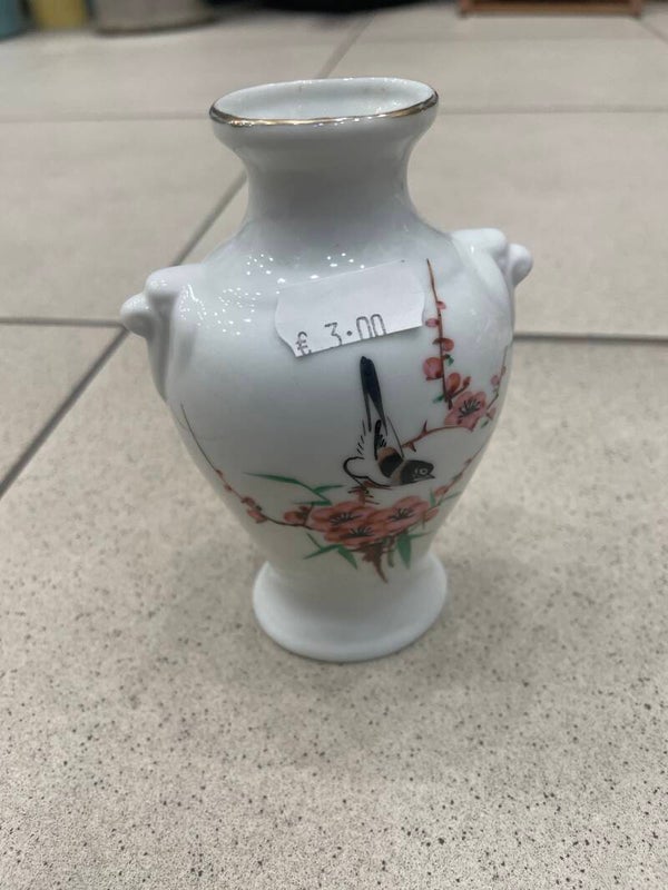 Chinese Vintage Vase - Decor*