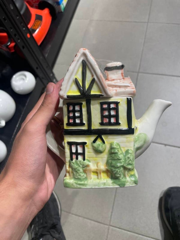 vintage hand-painted ceramic house-shaped teapot - Decor*