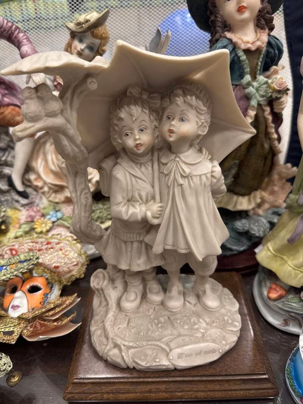 Figurines-Decor***